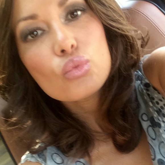 Meet your Posher, Belinda - Picture 1 of 1